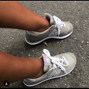 Women’s Classic Traditional New Balance-Size 7